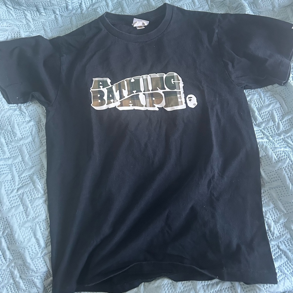 Bape M TEE ( Used ) fresh out laundry. No stains, no damages etc. will ship